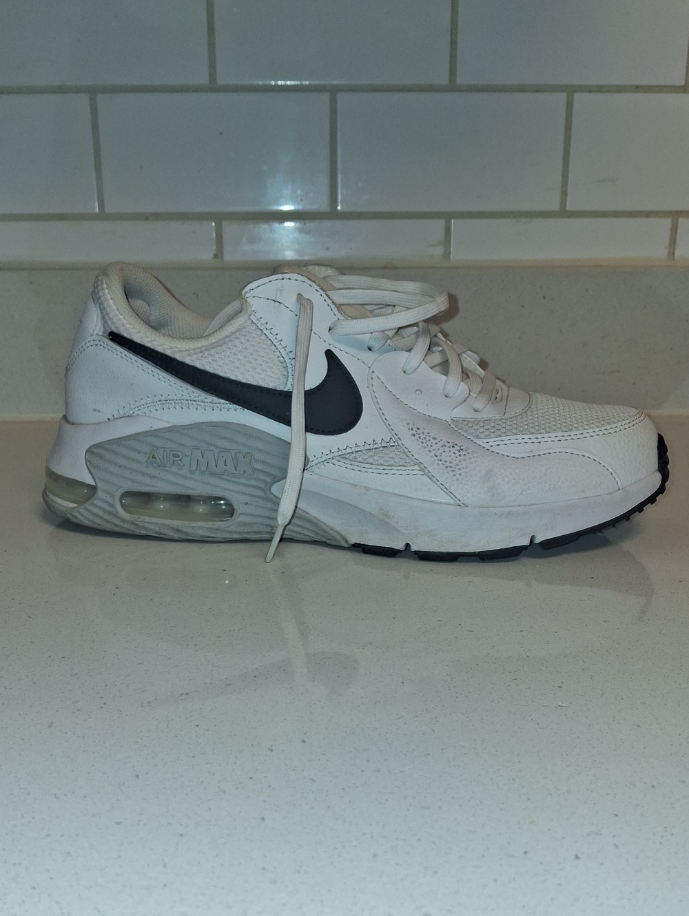Nike Men’s White and Black Air Max Low-Top Sneakers